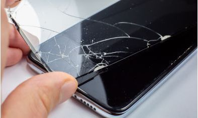 Kaip nuimti apsauginę plėvelę nuo telefono?