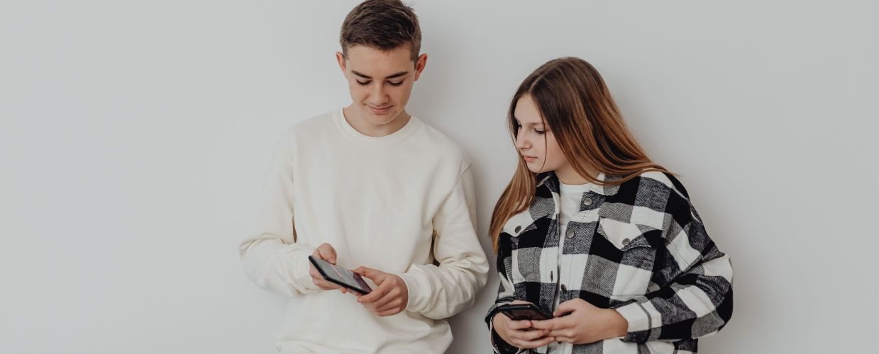 Xiaomi 15 ir Xiaomi 14 telefonų palyginimas. Kuris geresnis?