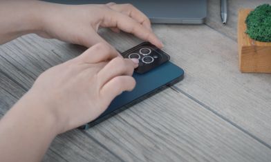 kaip-uzdti-stikla-ant-kameros-hibridinio-ir-grudinto-stiklo-montavimas